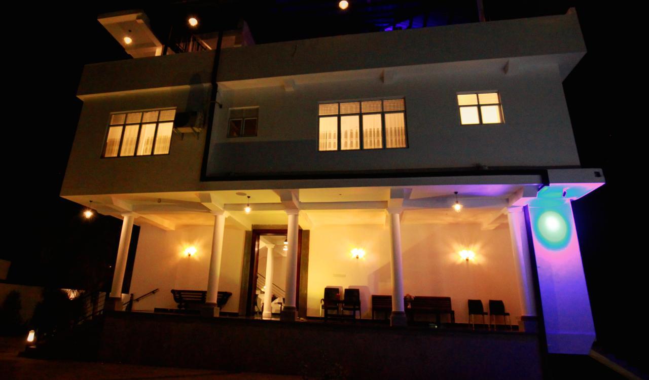 Lavenro Hotel & Resort Deniyaya Exterior photo
